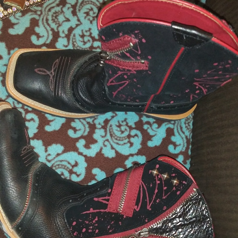 Ariat black boots